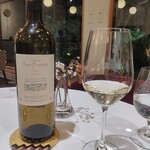 シェ ケンタロウ - ボルドーの白