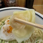 利尻昆布ラーメン くろおび - プリッと海老ワンタン