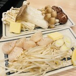 月島もんじゃ もんろう - ホタテバター焼きとキノコバター