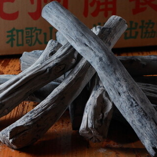 The aroma and far-infrared rays of the rare Kishu Binchotan charcoal are worth experiencing.