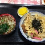 長寿庵 - カツ丼６８０円（税込）でサービスかけ蕎麦かかけ饂飩が付きます