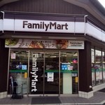 FamilyMart - 落ち着いたレトロなファミリーマート。