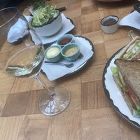 ザ タヴァン グリル＆ラウンジ - 