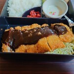 みき - ◯味噌カツ
            食べてみた感じは普通のとんかつで
            豚肉には変な臭みや嫌味は全く感じなかった
            
            東海地方では喫茶メニューとしても割とあるであろう
            赤味噌の甘ダレがタップリと載ってる