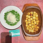 サイゼリヤ - 柔らか青豆の温サラダ¥200内、カリッとポテト¥280内　