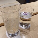 山はしる - コップが明らかに良いやつ（お水もくれた）