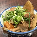 Taishuusakaba Motsuzaru Kyoutoekimaeten - 名物もつ煮