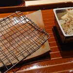 山はしる - 箸休めに鬼おろしとガリ