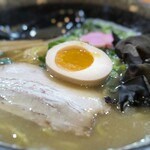 Menya Shiro - コラーゲンたっぷり鶏和出汁醤油
