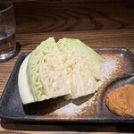 とりまさ - キャベツ　味噌の量が少ないかなぁ。焼き鳥につけて食べたら美味しかった。追いミソあっても良いと思う。