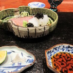 草庵 鍋島 - 黒ムツ皮目に炭を当てた炙り、唐津の障泥烏賊、自家製オリジナル宮崎キャビア