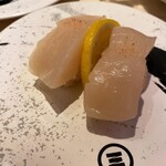 回転寿司 みさき - ホタテ炙り塩レモン