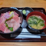 鮮活 喰で!! - ◆「三種のまぐろ赤身丼」