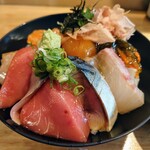 肴時々酒 海市 - 令和6年3月 ランチタイム(11:30〜13:30)
海鮮丼(みそ汁付) 税込1000円