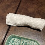 博多小皿鉄板 べっぴんしゃん - 柑橘系のいい香りがするおしぼり