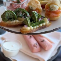 ザ タヴァン グリル＆ラウンジ - 