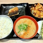 Yoshinoya - 牛さば定食￥688(豚汁変更￥132)＆のり￥74　合計￥844