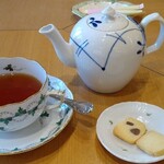 cafe Le Vant Clair - 紅茶は、ポットで提供されます