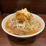 ピコピコポン - ラーメン900円（ヤサイニンニクアブラ）