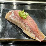 寿司大 - 淡路島産。アジってほんとはめちゃくちゃ美味しい魚です。肉厚！