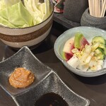 Sumibiyaki Tori Tori Taku - お通しにお漬物盛り合わせはアテにもなるしヘルシーだしうれしい♡