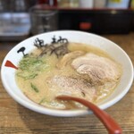 三豊麺 - 濃過ぎないスープと細麺が良く合う