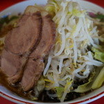 赤ひげラーメン - 730円『黒ラーメン』(野菜多め)2014.1