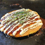 Okonomiyaki Hompo - ふわっふわのオコノ♪本当は、山芋も混ぜて焼くらしいが…