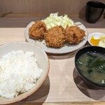 とんかつ繁 - げんこつみたいに大きいのに信じられない柔らかく、お米もとっても美味しい♥️