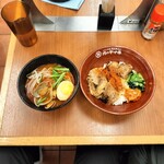 肉のヤマ牛 - カルビ焼肉丼とユッケジャン麺