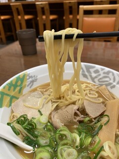 Chuukaryouri Koumien - 醤油ラーメン　麺