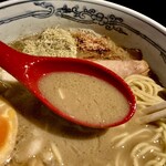 麺や 六三六 - スープは意外にもスッキリ