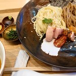 飯田商店 - 醤油つけ麺。