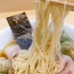 飯田商店 - 麺はこんなかんじ。