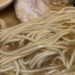 Gyoku Aka Zonae - 麺アップ