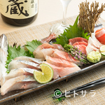 Kuzushi Sushi Kappou Kurage - その日のおすすめ鮮魚を楽しむ『海月おまかせ　刺身盛り合わせ』