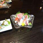 やっちろ - ここの刺し身盛りは食べごたえあります