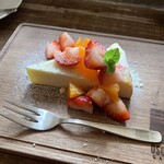 オソラカフェ - いちごとみかんをチーズケーキで楽しむ。そんな設定のスイーツでとても美味しかったです。