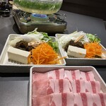 アグー豚と水晶鍋 沖縄逸品料理 しゃぶ前屋 - 