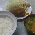 伊勢家 - メンチカツ定食