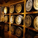 ニッカウヰスキー 余市蒸溜所 - 樽の存在感に酔う