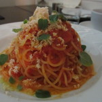 ニコラ - フレッシュトマトソースと西洋わさびのスパゲッティーニ 