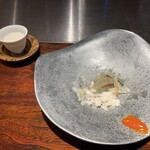 中土 - 4.フグの白子のスープと煮凝り
      大根のシャーベット