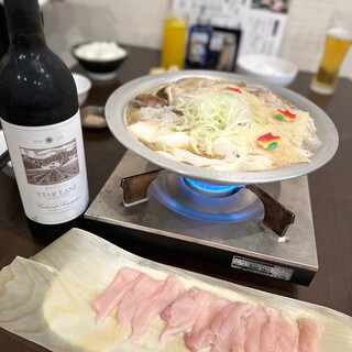 鍋とワインを飲むスタイルが"かっこいい"