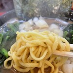 ラーメン 杉田家 - 麺リフト
