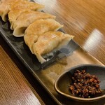 ニユートーキヨー 華琳 - 餃子食べる辣油がアクセント