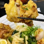 極楽うどん TKU - サクサクジューシー！大きい鶏天です♡