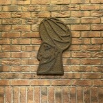 インデアンカレー 丸の内店 - 店内壁にロゴ