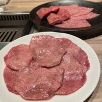 焼肉うしごろ 新宿三丁目店 - 