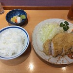 Tompa Chitei - ロースかつ定食 2100円 ♪